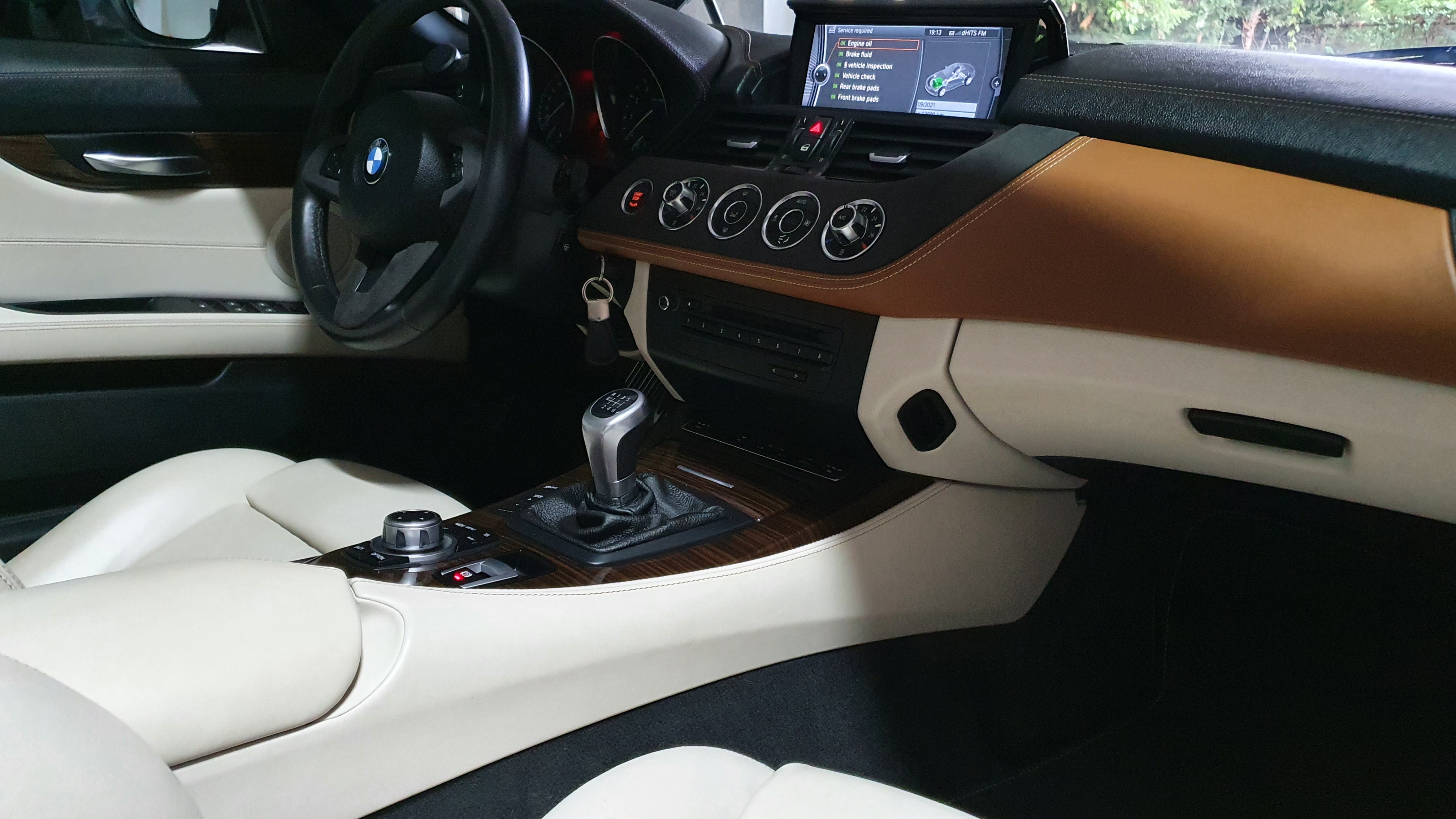 BMW Z4 E89 interior Ivory White