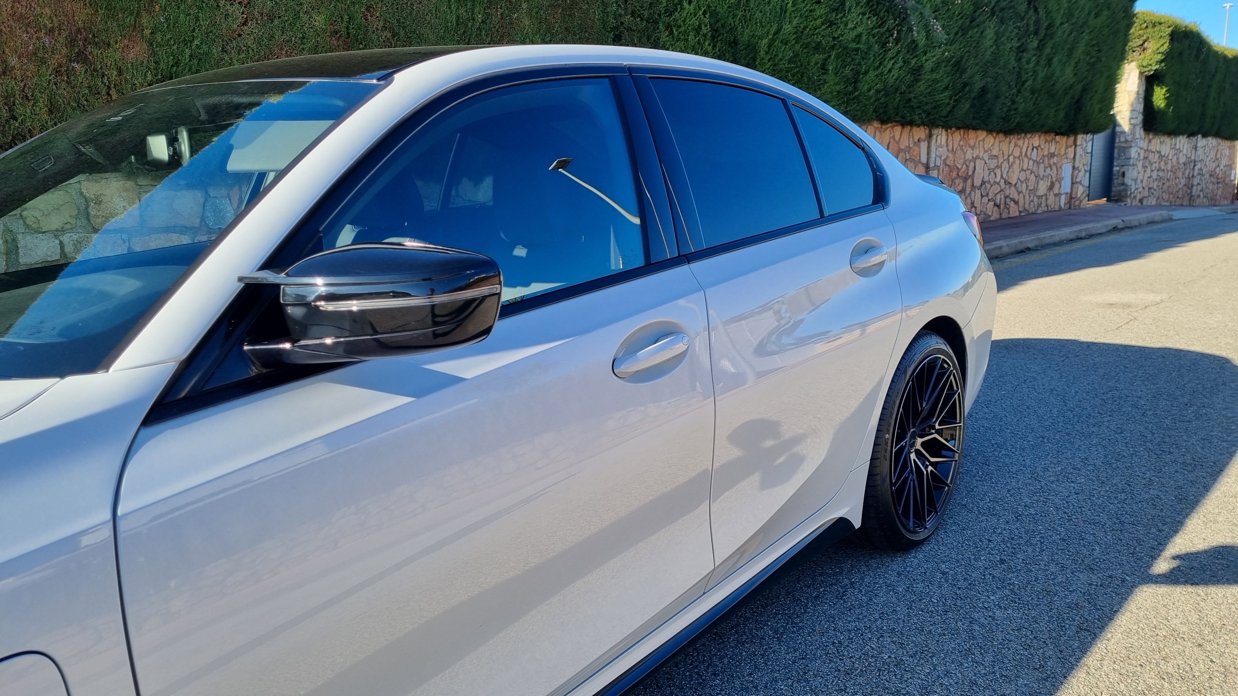 BMW G20 lateral
